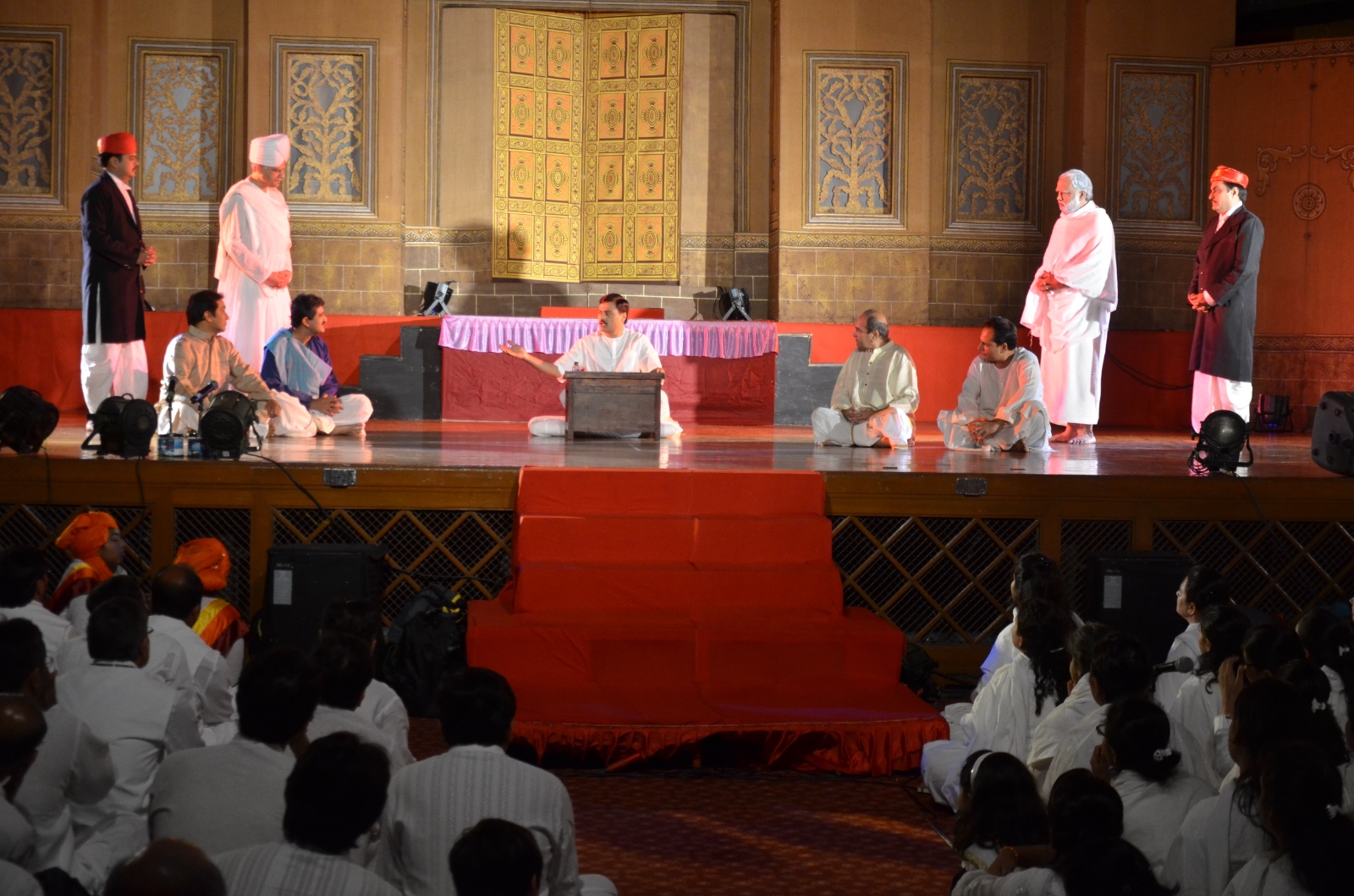 Drama on the exalted state of Param Krupalu Dev